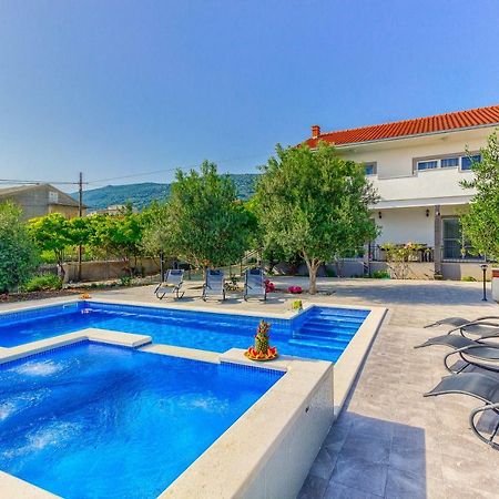 Apartment Villa Hacijenda With Private Pool And Jacuzzi Kastela Bagian luar foto