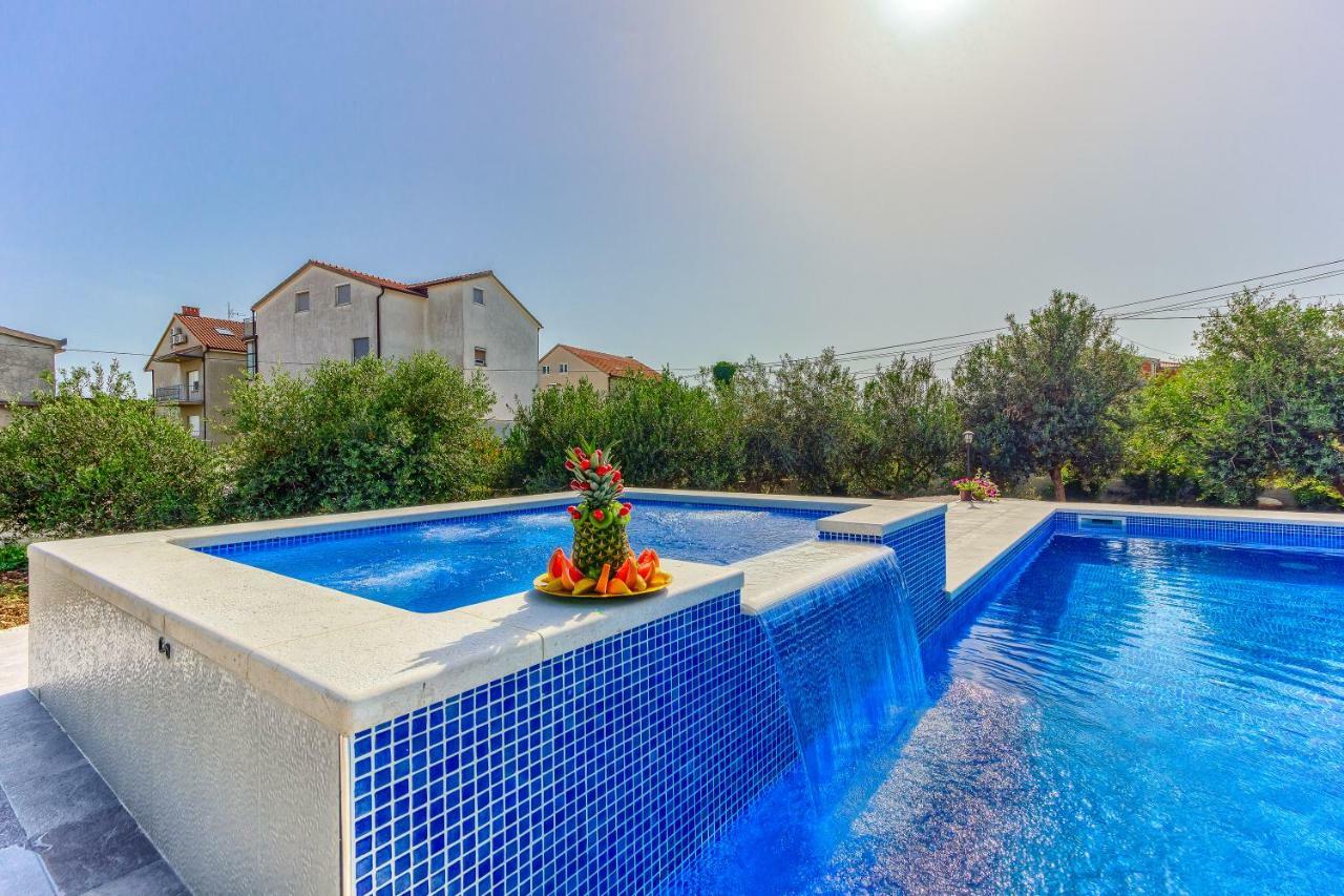 Apartment Villa Hacijenda With Private Pool And Jacuzzi Kastela Bagian luar foto