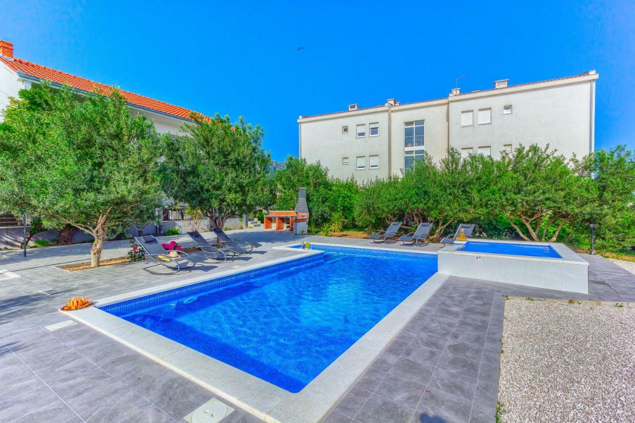 Apartment Villa Hacijenda With Private Pool And Jacuzzi Kastela Bagian luar foto