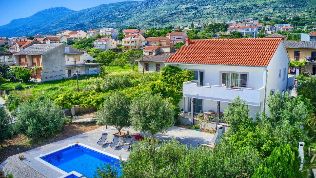 Apartment Villa Hacijenda With Private Pool And Jacuzzi Kastela Bagian luar foto