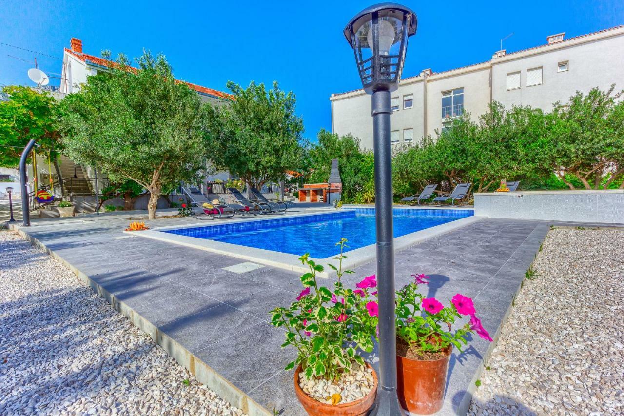 Apartment Villa Hacijenda With Private Pool And Jacuzzi Kastela Bagian luar foto